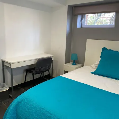 Apartamento Frente Al Mar, Moderno Con Aire Acondicionado, Parking Y Free Wi-fi *
