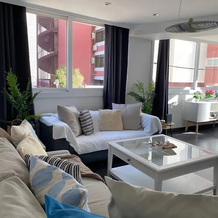 Frente Al Mar, Moderno Con Aire Acondicionado, Parking Y Free Wi-fi *