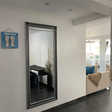 Frente Al Mar, Moderno Con Aire Acondicionado, Parking Y Free Wi-fi *