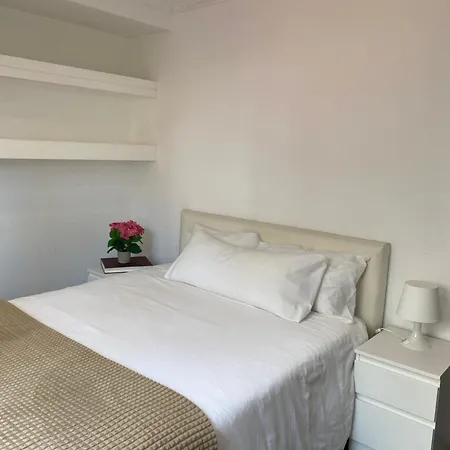 Apartamento Frente Al Mar, Moderno Con Aire Acondicionado, Parking Y Free Wi-fi *